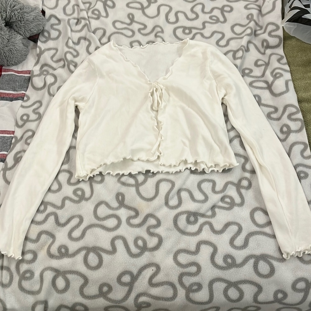 I am selling this long sleeve shirt